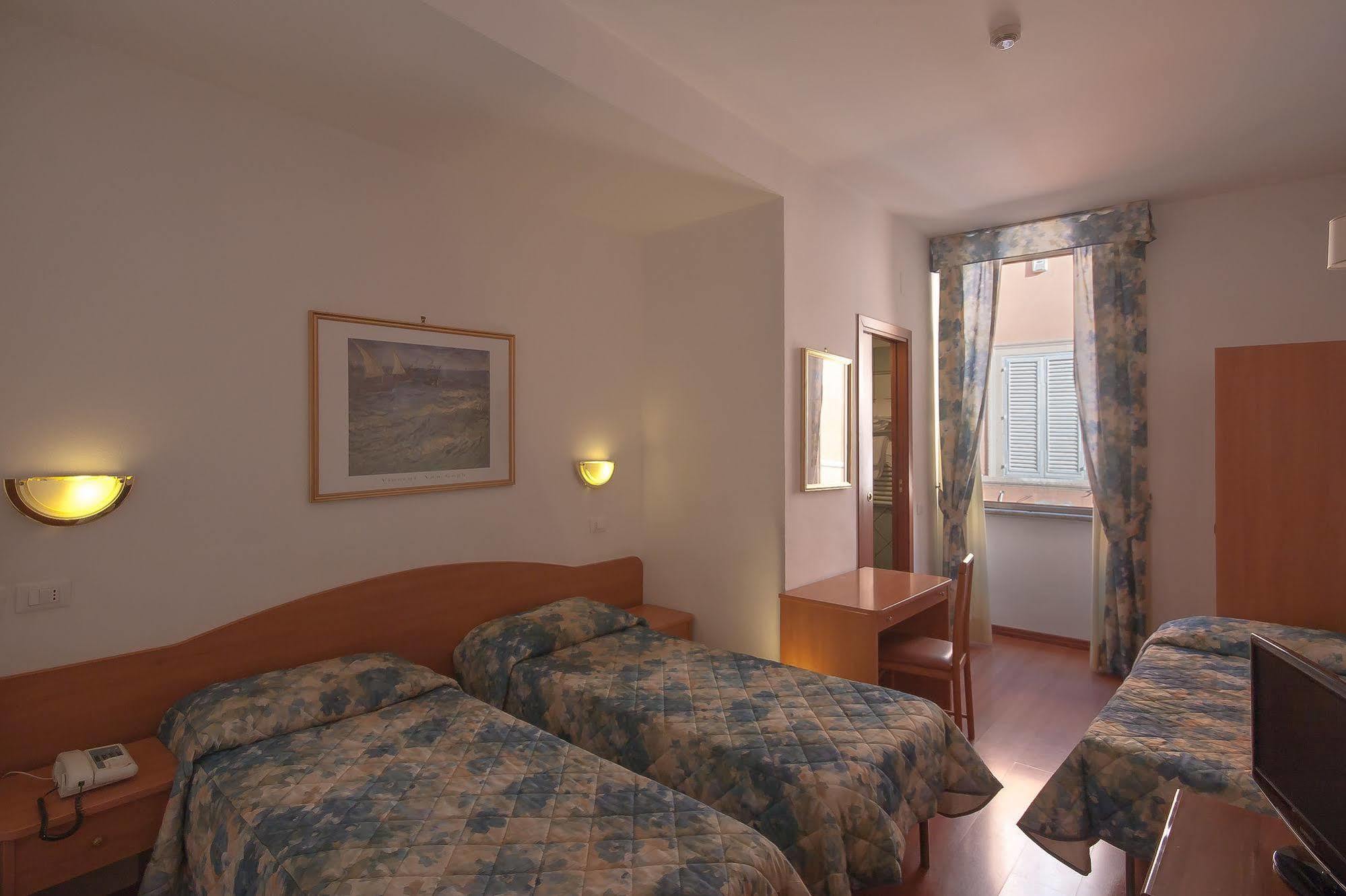 Hotel Tirreno Rzym Zewnętrze zdjęcie