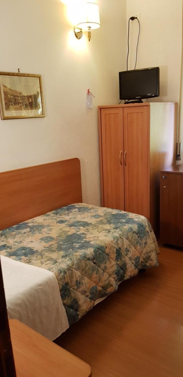 Hotel Tirreno Rzym Zewnętrze zdjęcie