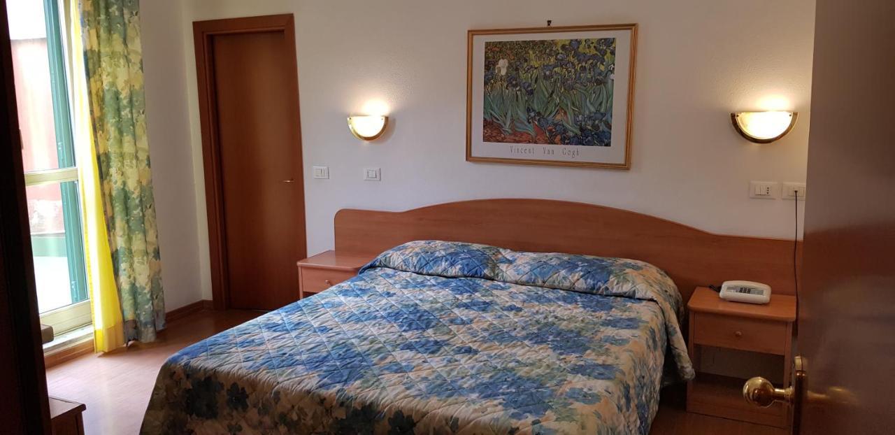 Hotel Tirreno Rzym Zewnętrze zdjęcie