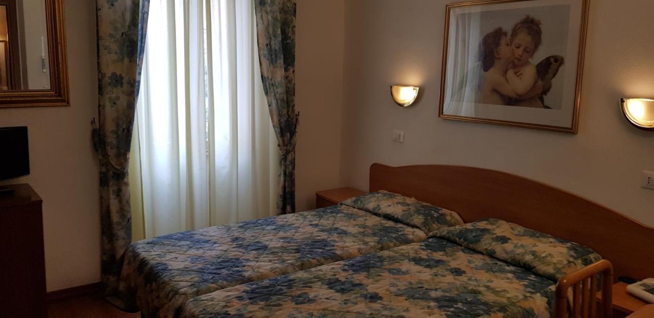 Hotel Tirreno Rzym Zewnętrze zdjęcie